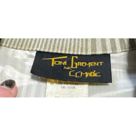 Vtg Pin Striped Short Suit  Sz M Padded Shoulders Pockets Toni Garment CC Magic - Picture 6 of 10
